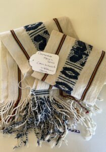 Ceremoniële Alpaca Sjaal Wit Blauw.