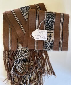 Ceremoniële Alpaca Sjaal bruin zwart.