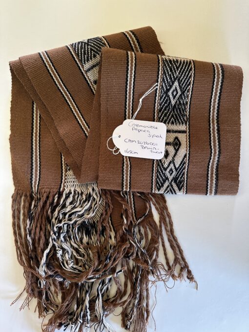 Ceremoniële Alpaca Sjaal bruin zwart.