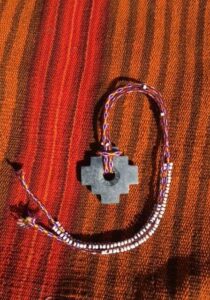 Chakana aan ketting rood paars2 1