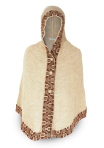 Design cape met Peruaaans geometrisch motief bruin