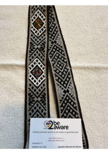 Hatband zwart met kralen.