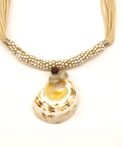 Ketting met grote schelp