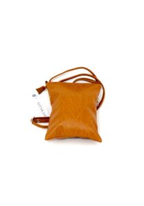 Alternative view of Lederen geborduurde margriet-heuptas bruin