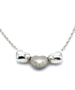 Luxe zilveren collier met drie hartjes