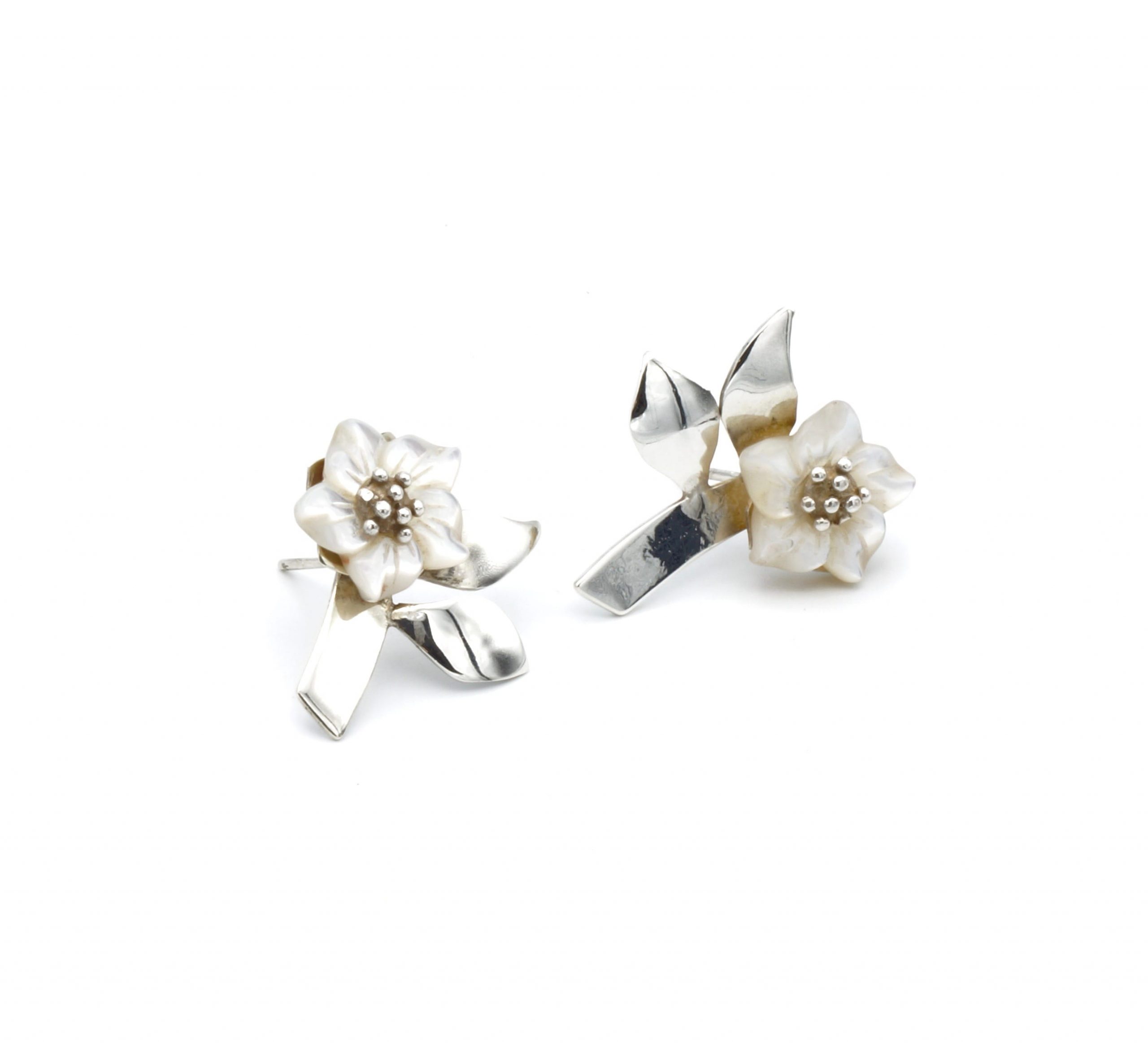 Luxe zilveren oorbellen parelmoer bloemen - Afbeelding 3