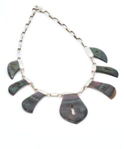 Nazcalijnen design collier grijs parlemoer
