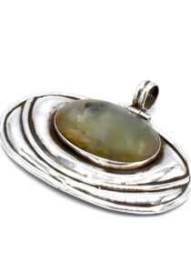 Ovalen zilveren hanger met Prehnite