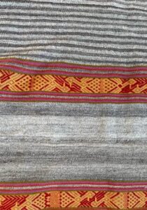 Poncho Peru in grijstinten2