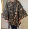 Qero Poncho in grijstinten1