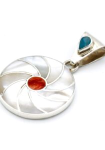 Ronde zilveren hanger met parlemoer