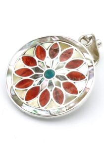 Zilveren hanger met oranje Spondylus margriet