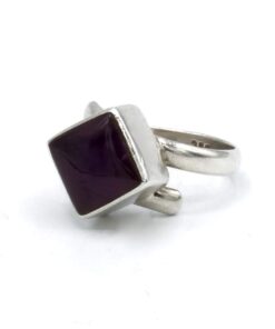 Zilveren ring met paarse Agaat